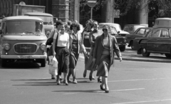 Magyarország, Budapest VII., Wesselényi utca - Dohány utca sarok, szemben a Dohány utcai Zsinagóga., 1981, Magyar Rendőr, Tatra 603, Budapest, Barkas-márka, Fortepan #66597