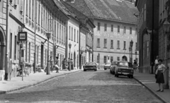 Magyarország, budai Vár, Budapest I., Táncsics Mihály utca a Bécsi kapu tér felől nézve., 1981, Magyar Rendőr, Fiat 850, Budapest, Fortepan #66601