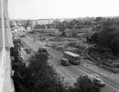 Magyarország, Eger, Deák Ferenc (Lenin) út, szemben a Mátyás király (Lenin) út, jobbra az Árpád út, közlekedési csomópont építése., 1981, Magyar Rendőr, Polski Fiat 126p, madártávlat, Barkas-márka, Fortepan #66671