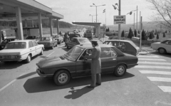 Magyarország, Sopron, közúti határátkelő., 1982, Magyar Rendőr, Mercedes-márka, Volkswagen-márka, BMW-márka, határállomás, automobil, rendszám, határőrség, országjelzés, Fortepan #66762