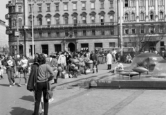 Magyarország, Budapest VIII., Blaha Lujza tér., 1982, Magyar Rendőr, szökőkút, Budapest, Fortepan #66811