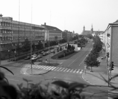 Hungary, Békéscsaba, Szabadság tér., 1982, Magyar Rendőr, church, Catholic Church, Neo-Gothic-style, city centre, Antal Hofhauser-design, crosswalk, Fortepan #66898