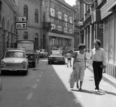 Magyarország, Eger, Érsek (Marx Károly) utca a Dobó István tér irányából nézve., 1982, Magyar Rendőr, Trabant-márka, járókelő, utcakép, életkép, Lada-márka, Zuk-márka, rendszám, VAZ 2103/2106, Fortepan #66966