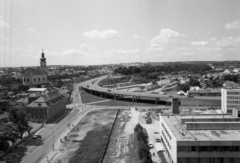 Magyarország, Eger, a Szent Miklós Görögkeleti Szerb (Rác) templom és a Ráckapu téri felüljáró a Malom utcai toronyház tetejéről nézve., 1982, Magyar Rendőr, városkép, felüljáró, Fortepan #66968