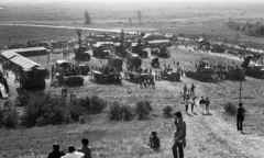 Hungary, Pákozd, haditechnikai bemutató az emlékmű mellett., 1984, Magyar Rendőr, tank, commercial vehicle, tent, exhibition, combat vehicle, Fortepan #67123