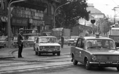 Hungary, Budapest V., Károly (Tanács) körút a Dohány utcai elágazástól a Deák Ferenc tér felé nézve., 1984, Magyar Rendőr, traffic, street view, taxicab, Lada-brand, cop, tram, number plate, Budapest, Fortepan #67132