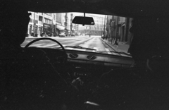 Hungary, Budapest II., Margit körút (Mártírok útja) a ferences templomtól a Horvát utca felé nézve., 1985, Magyar Rendőr, Budapest, rear-view mirror, steering wheel, vehicle interior, Fortepan #67153