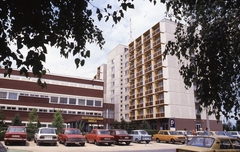 Magyarország,Balaton, Siófok, Beszédes József sétány, BM üdülő., 1987, Magyar Rendőr, színes, Skoda-márka, Lada-márka, üdülőhely, automobil, Skoda 100, VAZ 2101, VAZ 2103/2106, Fortepan #67181