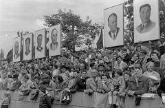 Magyarország, Budapest XIV., Ötvenhatosok tere (Felvonulási tér), május 1-i felvonulás, meghívott vendégek tribünje., 1961, Magyar Rendőr, május 1, tribün, Budapest, Hruscsov-ábrázolás, Antonín Novotný-ábrázolás, Kim Il-sung ábrázolás, Fortepan #67449