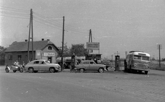 Hungary, Debrecen, a 4-es főút bevezető szakasza a város határánál, balra az István út, jobbra a Déli sor., 1962, Magyar Rendőr, motorcycle with sidecar, gas station, tanker, Fortepan #67507