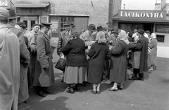 Magyarország, Budapest IX., Ecseri úti használtcikk piac., 1963, Magyar Rendőr, életkép, Budapest, bolhapiac, Fortepan #67592