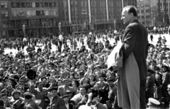 Magyarország, Budapest XIV., Ötvenhatosok tere (Felvonulási tér), május 1-i felvonulás. Kádár János., 1958, Magyar Rendőr, vörös csillag, Budapest, népszerűség, Fortepan #67598