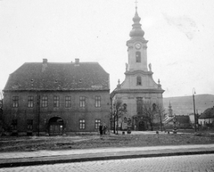 Magyarország, Óbuda, Budapest III., Lajos utca 168., Szent Péter és Pál-templom és előtte a plébánia épülete., 1940, Fortepan, templom, Budapest, Fortepan #6800