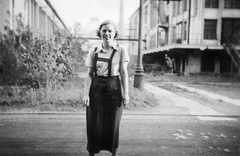 1942, Fortepan, portrait, factory, woman, factory chimney, Fortepan #6804