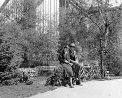 Magyarország, Budapest I., Döbrentei téri park az Erzsébet híd budai hídfőjénél., 1936, Fortepan, Duna, eklektikus építészet, Budapest, függőhíd, Kherndl Antal-terv, Czekelius Aurél-terv, Fortepan #6829