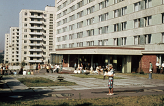 Ukrajna, Kijev, Druzsbi Narodiv körút, Hotel Druzsba., 1967, A R, Szovjetunió, színes, lakótelep, Fortepan #69837