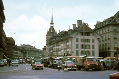 Svájc, Bern, Bärenplatz., 1966, A R, színes, piac, teherautó, automobil, Fortepan #69858