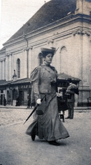 Romania,Transylvania, Cluj-Napoca, Lutheránus templom., 1908, Fortepan, lady, walk, hat, sunshades, Fortepan #6991