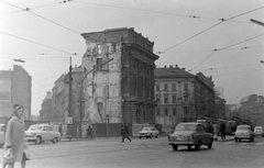 Hungary, Budapest VIII., Blaha Lujza tér, a Nemzeti Színház bontása., 1965, Fortepan, art of theater, Czechoslovak brand, Soviet brand, national theater, demolition, Skoda-brand, tram, csibi lamp, tram stop, M21 Wolga, Budapest, building, automobile, Fortepan #7