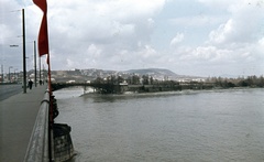 Hungary, Budapest, Margit híd a pesti hídfő felől a szigeti bejáró felé nézve., 1971, Zsanda Zsolt, Vajszada Károly, colorful, bridge, flag, Fortepan #70051