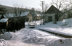 Magyarország, Pilisszentlászló, Petőfi tér, szemben a Kossuth Lajos utca., 1967, Zsanda Zsolt, Vajszada Károly, színes, Fortepan #70075