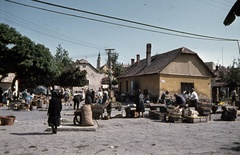 Magyarország, Szentendre, Bükkös part, piac. Háttérben a Belgrád székesegyház tornya., 1969, Zsanda Zsolt, Vajszada Károly, színes, Fortepan #70191