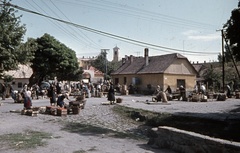 Magyarország, Szentendre, Bükkös part, piac. Háttérben a Keresztelő Szent János-templom tornya., 1969, Zsanda Zsolt, Vajszada Károly, színes, Fortepan #70192