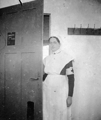 Slovakia, Ružomberok, barakk kórház, ápolónő az első világháború alatt., 1917, Fortepan, portrait, First World War, nurse, armband, Fortepan #7020