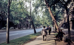 Magyarország, Budapest VI., Andrássy út (Népköztársaság útja) a Rózsa (Rózsa Ferenc) utca felől a Kodály körönd (Körönd) felé nézve., 1969, Zsanda Zsolt, Vajszada Károly, színes, Budapest, Fortepan #70202