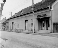 Magyarország, Dunavecse, Fő (Vöröshadsereg) út 59., Otthon mozi., 1975, Jáki László, Fortepan #70430