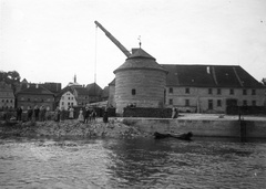 Germany, Marktbreit, kikötődaru a Majna partján., 1920, Teodoro Wolf-Ferrari, crane, port, Fortepan #70436