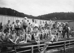 1920, Teodoro Wolf-Ferrari, beach, sitting on a handrail, Fortepan #70452