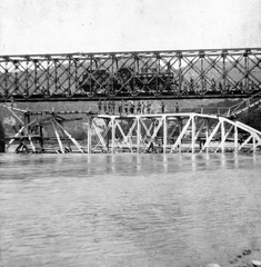 Híd:, 1917, Fortepan, First World War, steam locomotive, railway, bridge, war damage, railway bridge, wrecked bridge, bridge building, Fortepan #7055