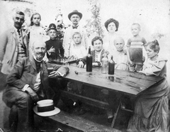 Hungary, Dunaújváros, (Dunapentele), 1910, Jáki László, drinking, soda water bottle, chess table, cork-screw, Fortepan #70677