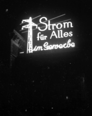 Ausztria, Bécs, Kärntner Strasse., 1936, Lissák Tivadar, neonreklám, éjszaka, villamosság, Fortepan #71174