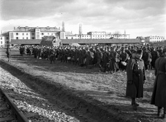 Magyarország, Szentendre, bevagonírozás a Görgey Artúr laktanyába vezető vágánynál., 1939, Lissák Tivadar, katonaság, laktanya, katona, Fortepan #71335