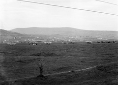 Magyarország, Pécs, Szigeti külváros, katonai gyakorlótér és repülőtér., 1941, Lissák Tivadar, repülőgép, vadászrepülő, Fiat-márka, olasz gyártmány, MKHL, látkép, repülőtér, Fortepan #71473