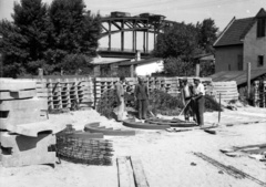 Magyarország, Budapest XI., Kopaszi gát, a Duna alatti járható kábelalagút építési területe, háttérben az Összekötő vasúti híd., 1941, Lissák Tivadar, híd, építkezés, vasbeton, Budapest, Fortepan #71665