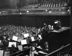 Magyarország, Budapest VI., Zeneakadémia, Nagyterem., 1942, Lissák Tivadar, hangszer, egyetem, zenekar, kotta, kottatartó, orgona, színházterem, Budapest, hangversenyterem, Fortepan #71785