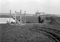 Hungary, Lőrinci, távvezeték oszlop alapozási munkálatai az épülő Mátravidéki Erőmű mellett., 1943, Lissák Tivadar, construction, power station, power line, Fortepan #72064