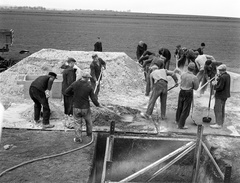 Hungary, Lőrinci, távvezeték oszlop alapozási munkálatai az épülő Mátravidéki Erőmű mellett., 1943, Lissák Tivadar, construction, groundwork, Fortepan #72067