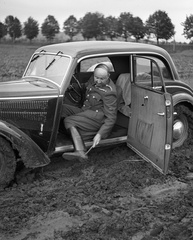 1943, Lissák Tivadar, Gerrman brand, DKW-brand, chauffeur, soldier, mud, boots, automobile, Fortepan #72145