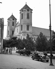 Magyarország, Gyöngyös, Fő (Hanisz) tér, Szent Bertalan-templom., 1943, Lissák Tivadar, templom, német gyártmány, szekér, DKW-márka, automobil, DKW F5/F7/F8, Fortepan #72252