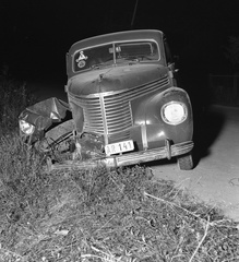 1943, Lissák Tivadar, német gyártmány, Opel-márka, baleset, járműroncs, automobil, Opel Kapitän, Fortepan #72431