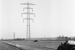 Magyarország, Lőrinci, jobbra az épülő Mátravidéki Erőmű., 1943, Lissák Tivadar, Fiat-márka, olasz gyártmány, sofőr, látkép, automobil, erőmű, Fiat 508 Balilla, távvezeték, Fortepan #72545