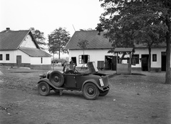 1943, Lissák Tivadar, Fiat-márka, olasz gyártmány, tanya, kerekeskút, automobil, rendszám, Fiat 508 Balilla, Fortepan #72579