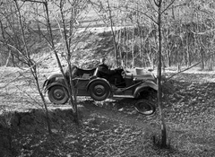 Magyarország, Tempo G 1200 típusú személygépkocsi., 1943, Lissák Tivadar, magyar gyártmány, licenc, automobil, ásó, pótkerék, Tempo G 1200, terepjáró, Vehiculum-márka, Fortepan #72624