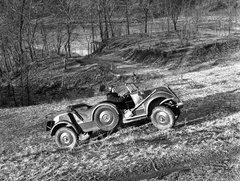 Magyarország, Tempo G 1200 típusú személygépkocsi., 1943, Lissák Tivadar, magyar gyártmány, licenc, automobil, ásó, pótkerék, Tempo G 1200, Vehiculum-márka, Fortepan #72626