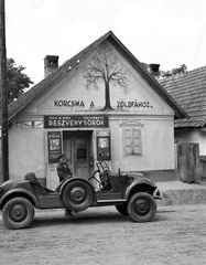 Magyarország, Tempo G 1200 típusú személygépkocsi., 1944, Lissák Tivadar, cégtábla, felirat, sofőr, automobil, kocsma, pótkerék, Tempo G 1200, Fortepan #72819