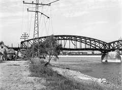 Magyarország, Budapest XI., Kopaszi gát, Összekötő vasúti híd., 1944, Lissák Tivadar, háborús kár, bombázás, teherautó, vasúti híd, Budapest, Fortepan #72849